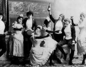 Round Rocker Wine Day